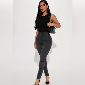 Fashion Nova Petite High Rise Ripped/Slit Skinny Jeans Size: 9/29